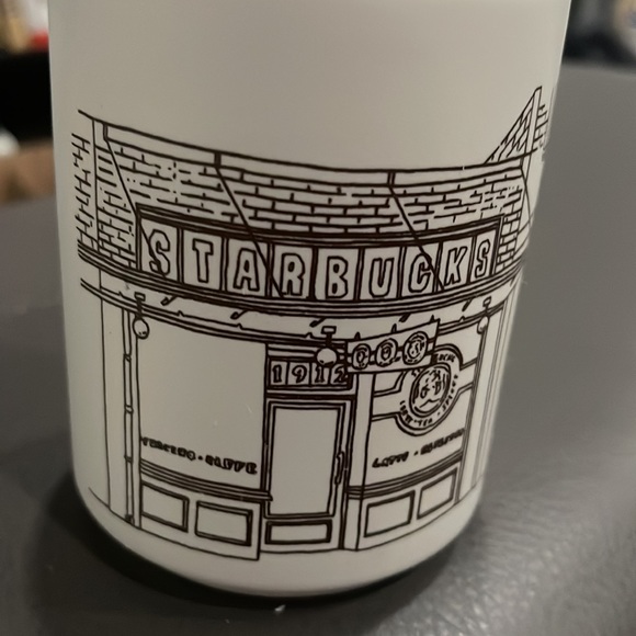 Starbucks Pike Place Rare Limited Edition 2018 12oz Coffee Mug / cup with handle - Picture 2 of 7